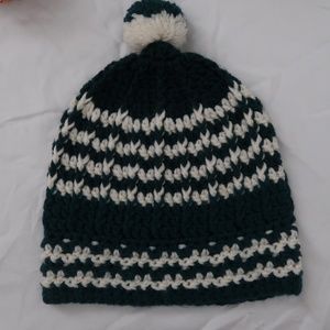 KNIT POMPOM BEANIE